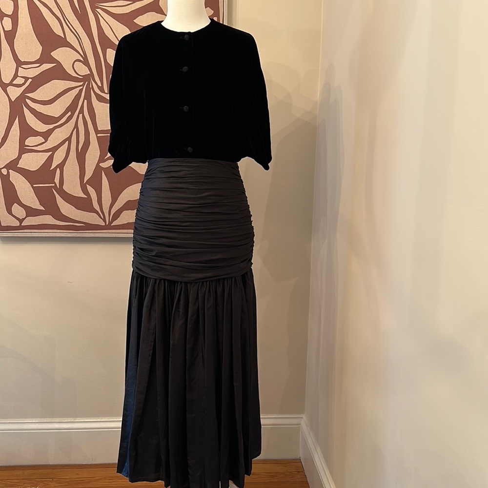 Vintage Italian Timmi 1980’s Silk Pleated Skirt & Velvet Top Set Black